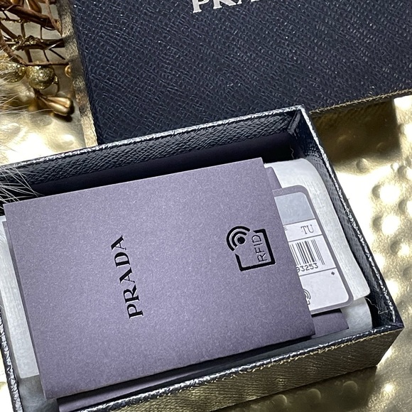 🌸PRICE FiRM🌸Prada 6 Key holder - Picture 13 of 16